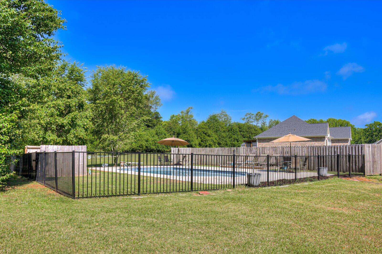 127 Meadowview Lane