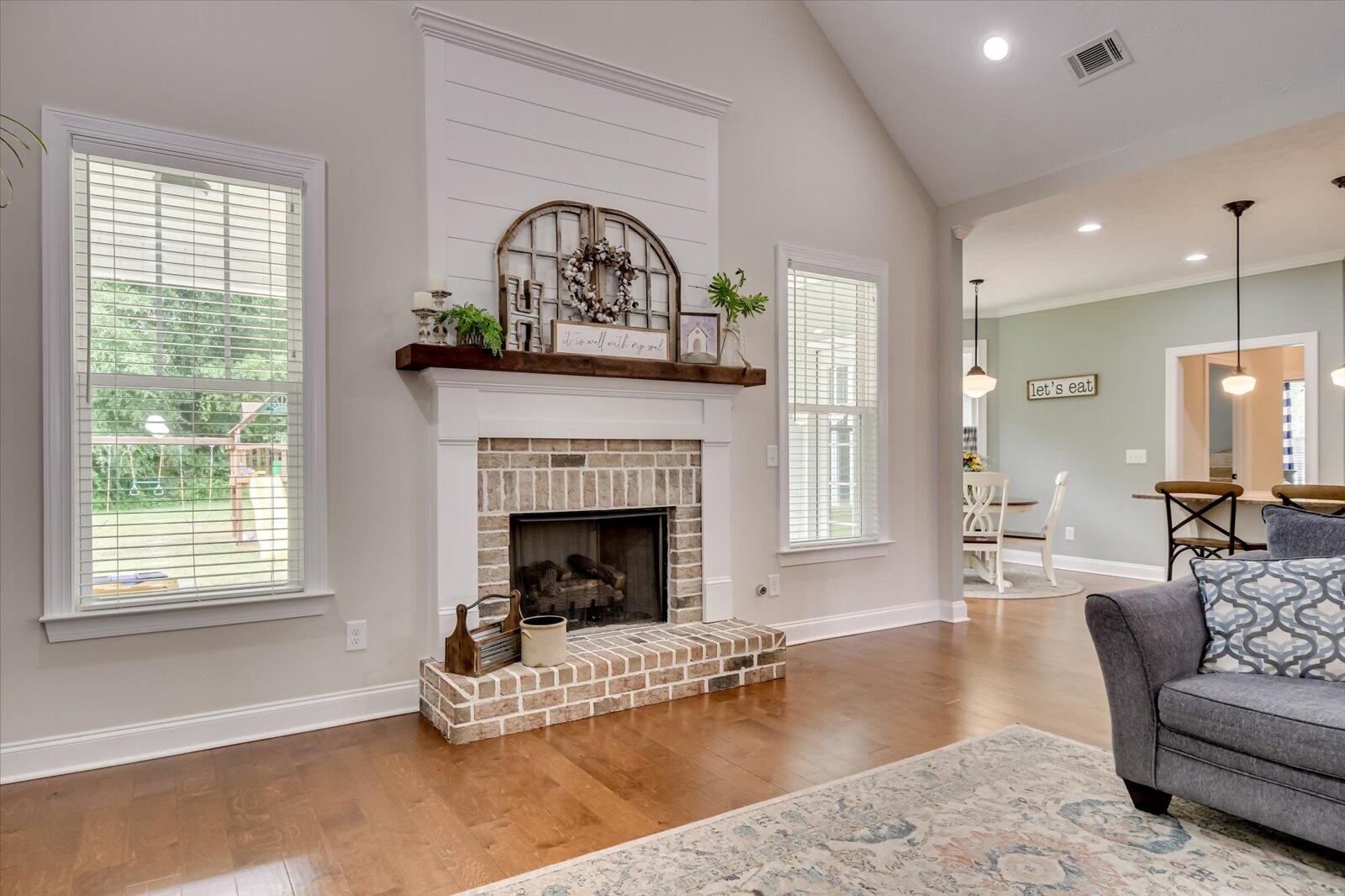 127 Meadowview Lane