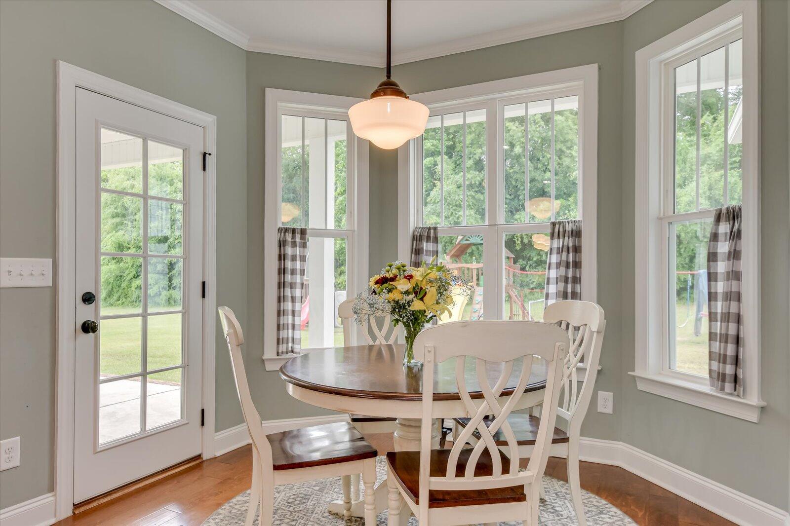 127 Meadowview Lane