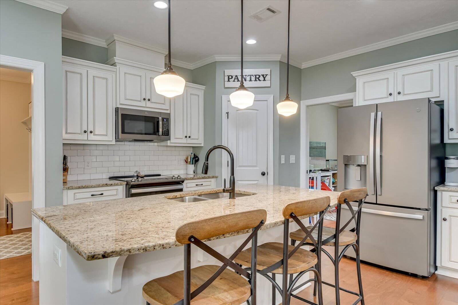 127 Meadowview Lane