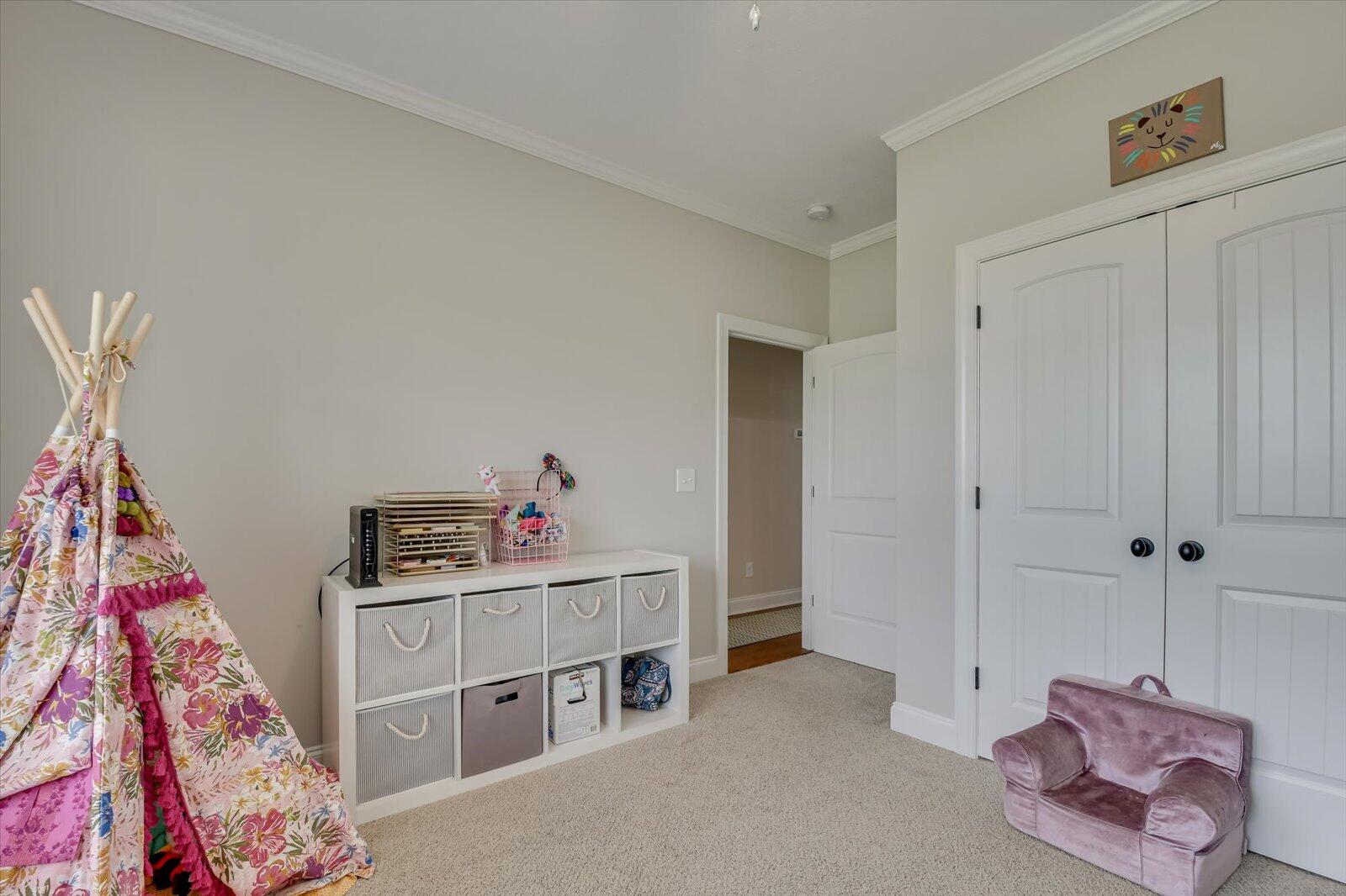 127 Meadowview Lane
