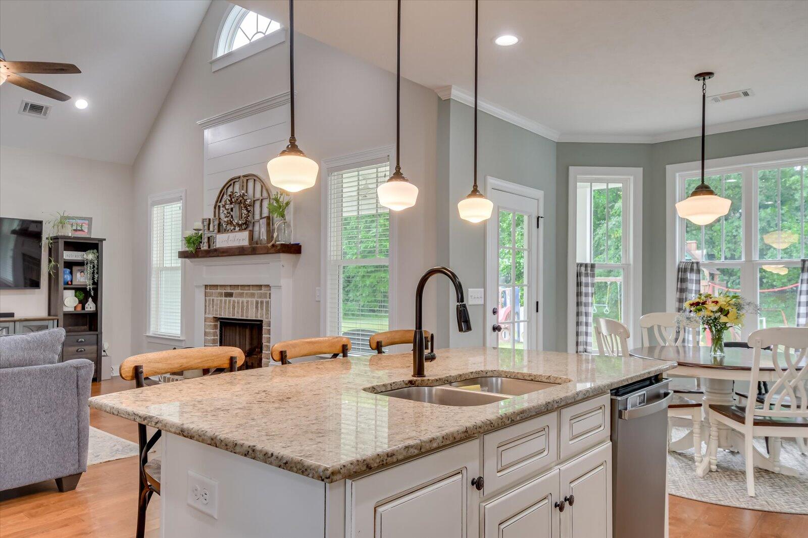 127 Meadowview Lane