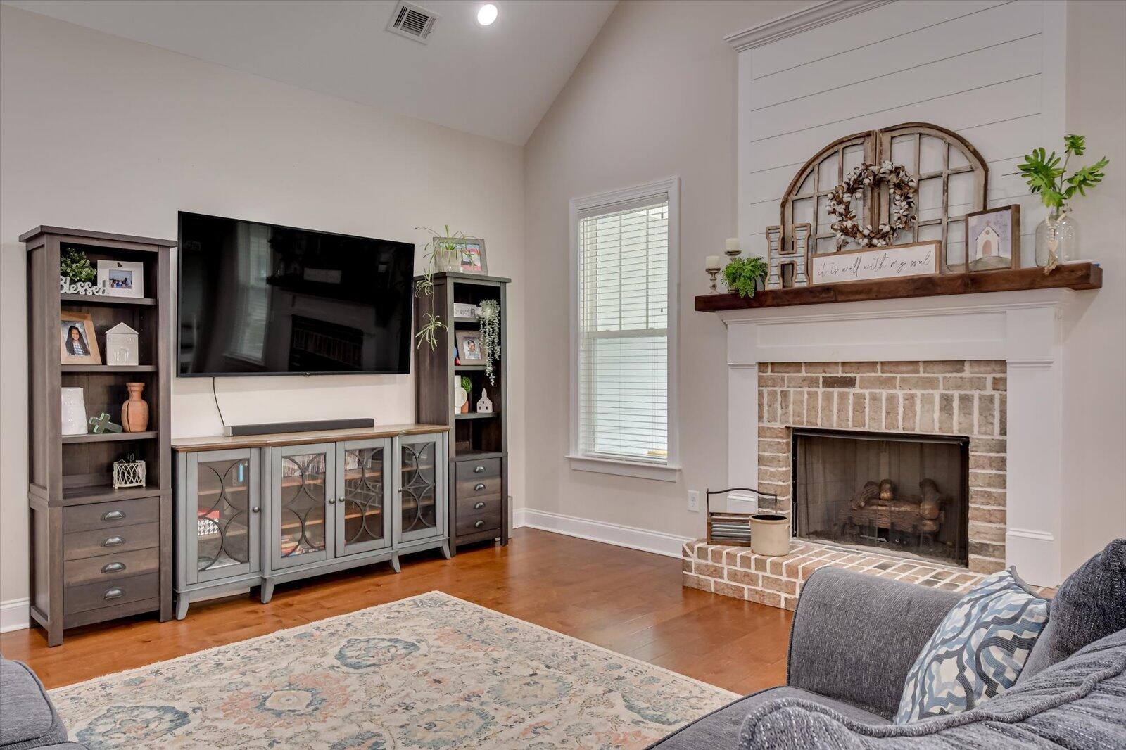 127 Meadowview Lane
