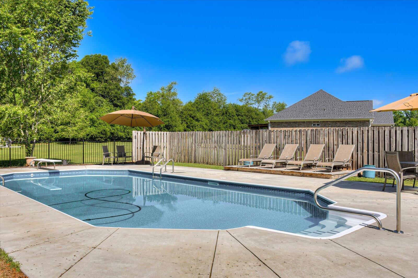 127 Meadowview Lane