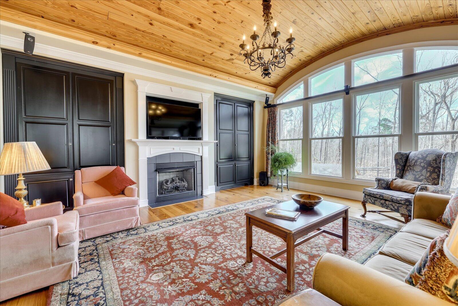 250 Crestridge Drive