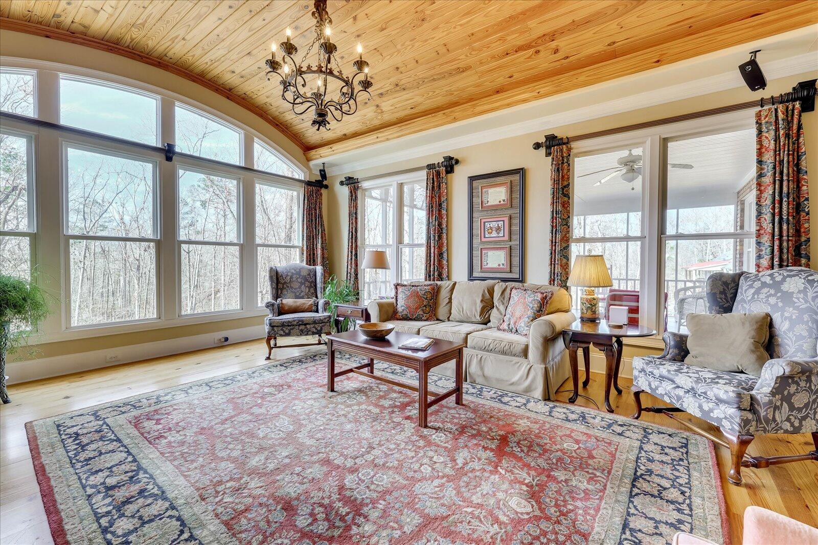 250 Crestridge Drive
