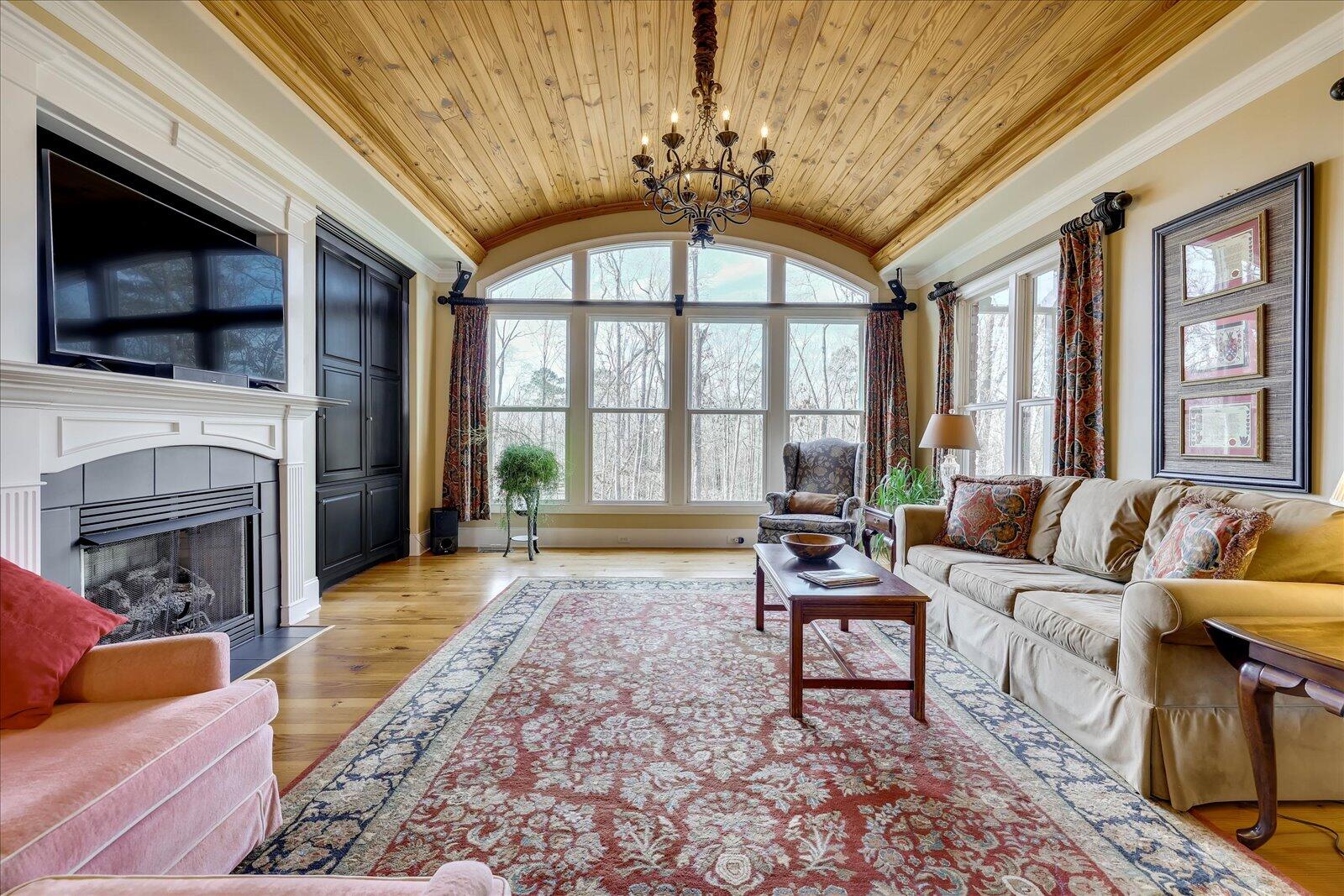 250 Crestridge Drive