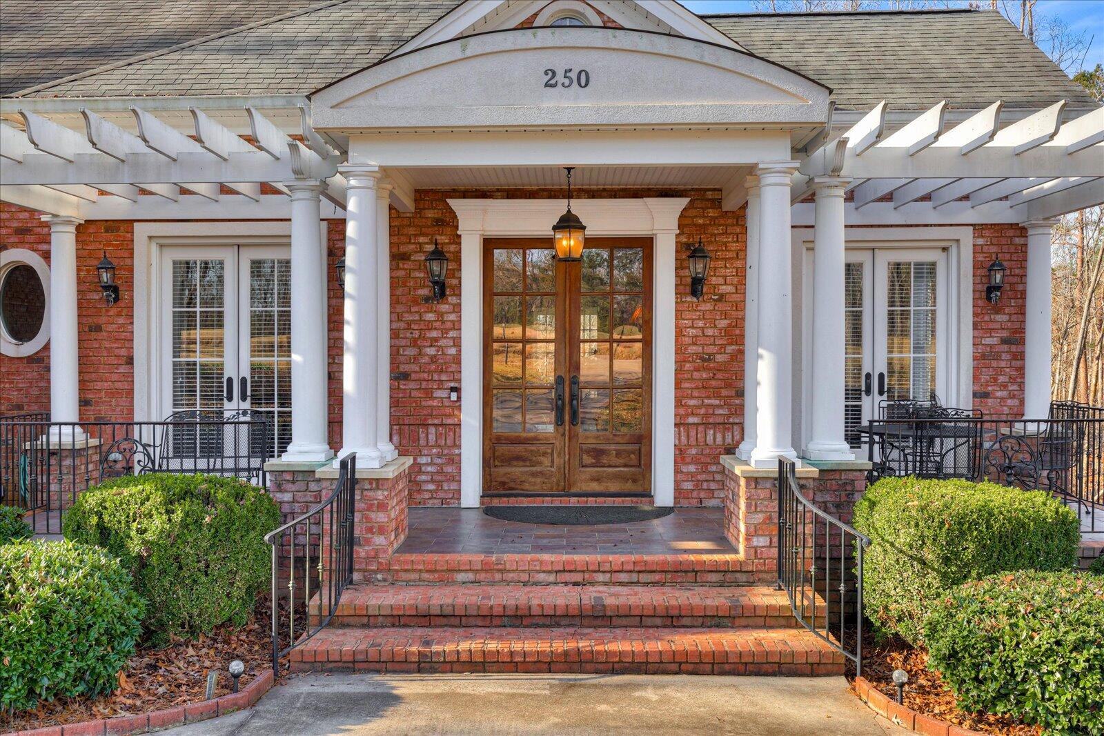 250 Crestridge Drive
