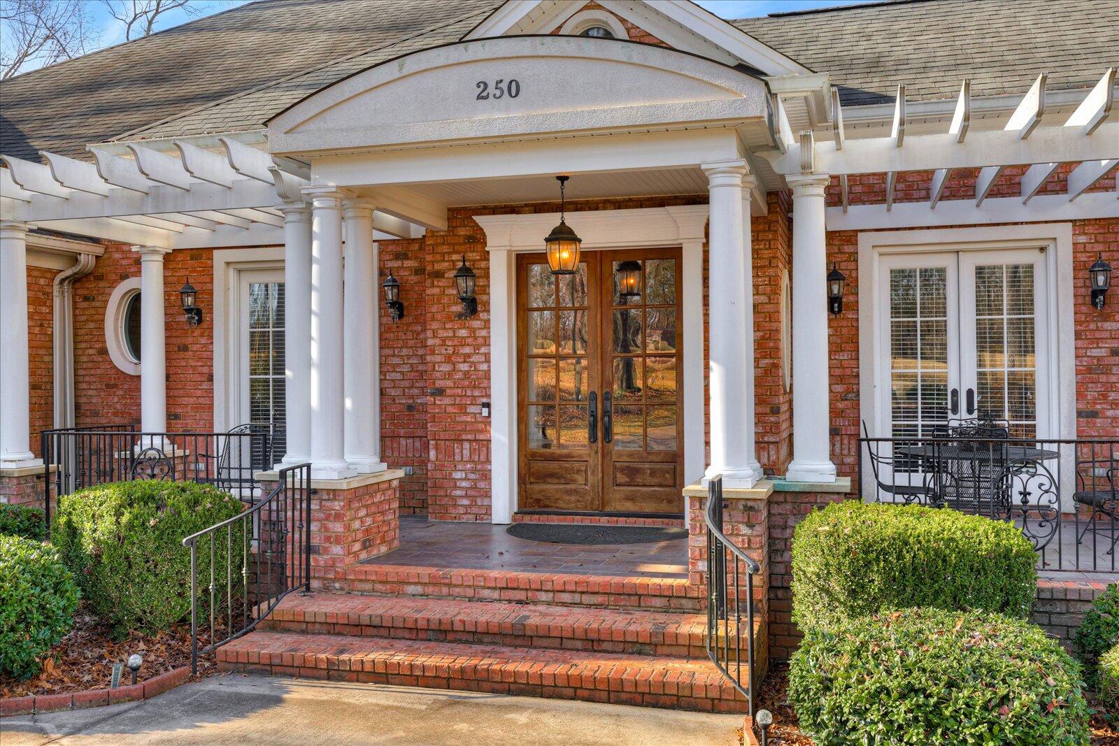 250 Crestridge Drive
