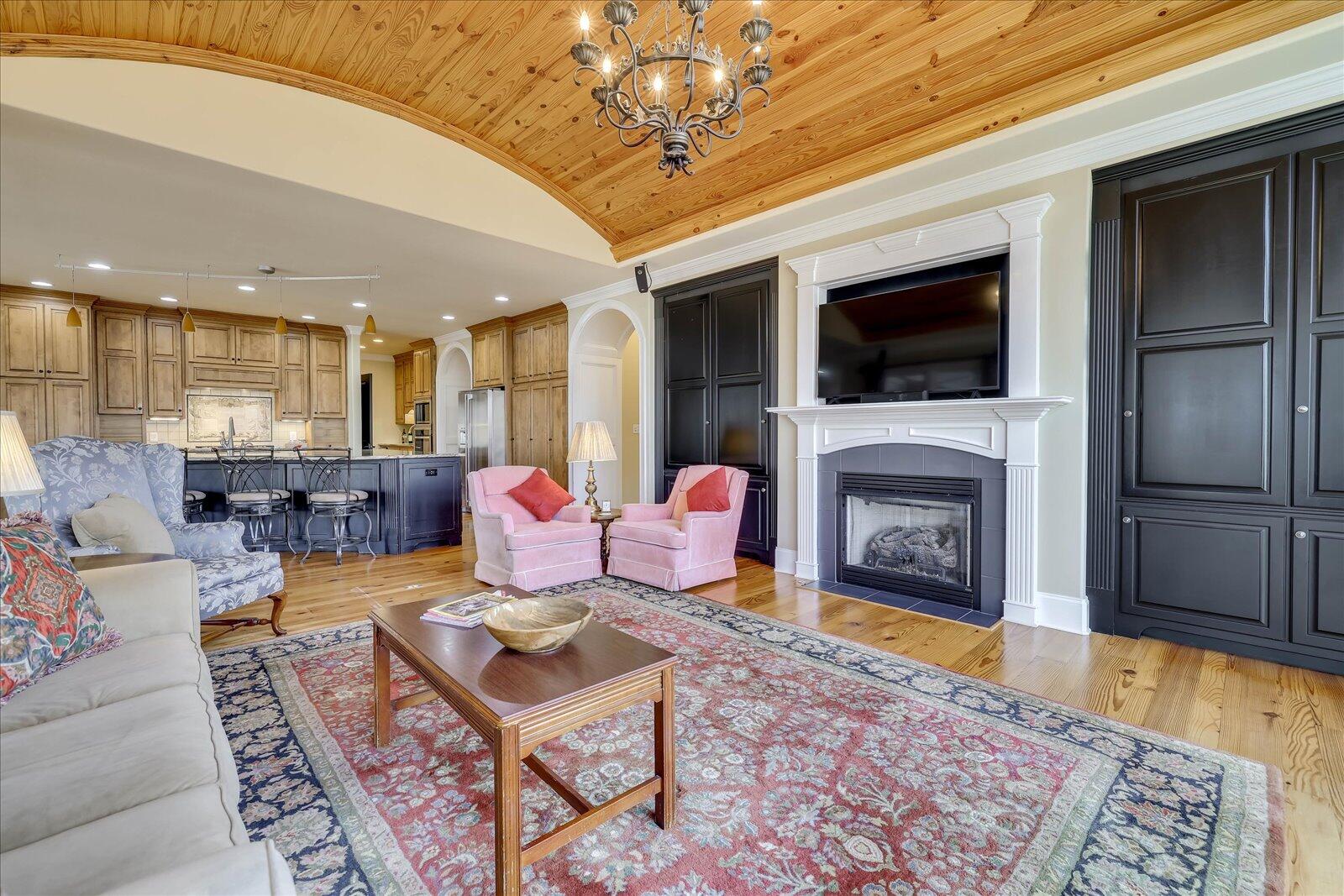 250 Crestridge Drive