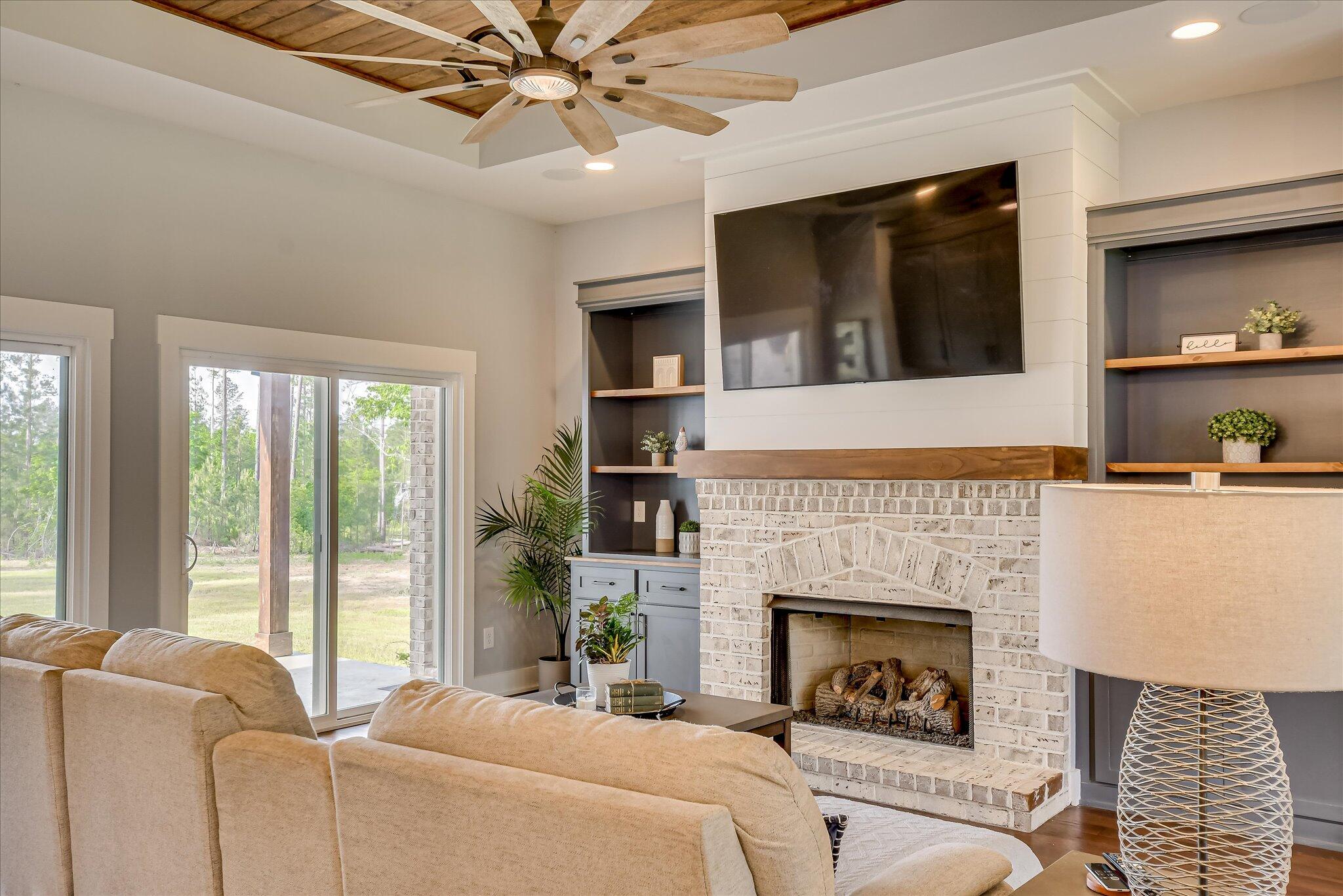 1403 Spread Oak Road