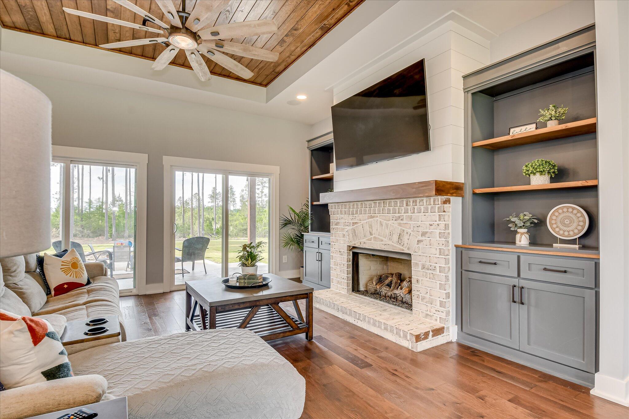 1403 Spread Oak Road