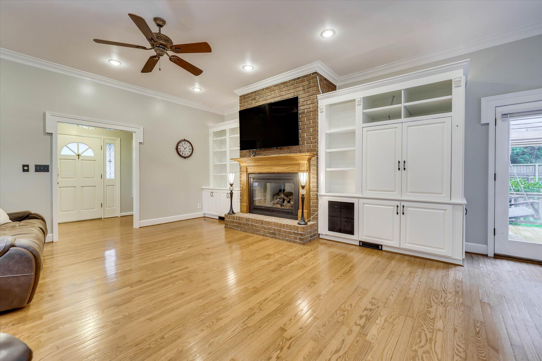 213 Oak Lane