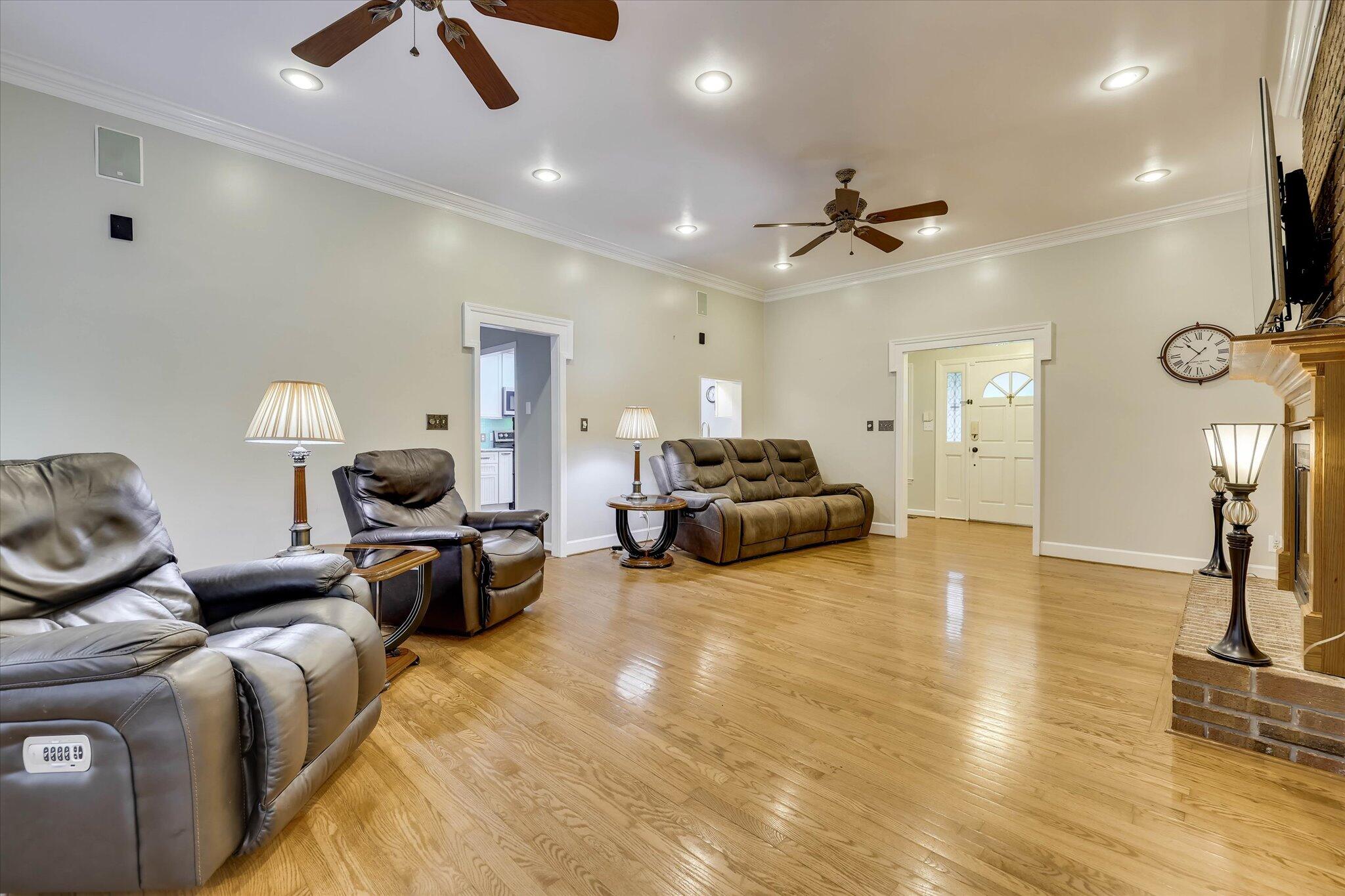213 Oak Lane