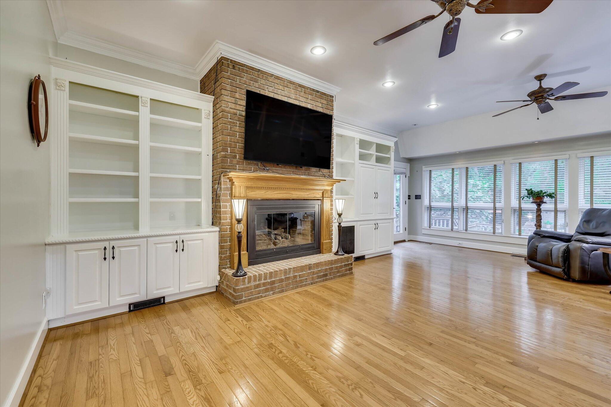 213 Oak Lane