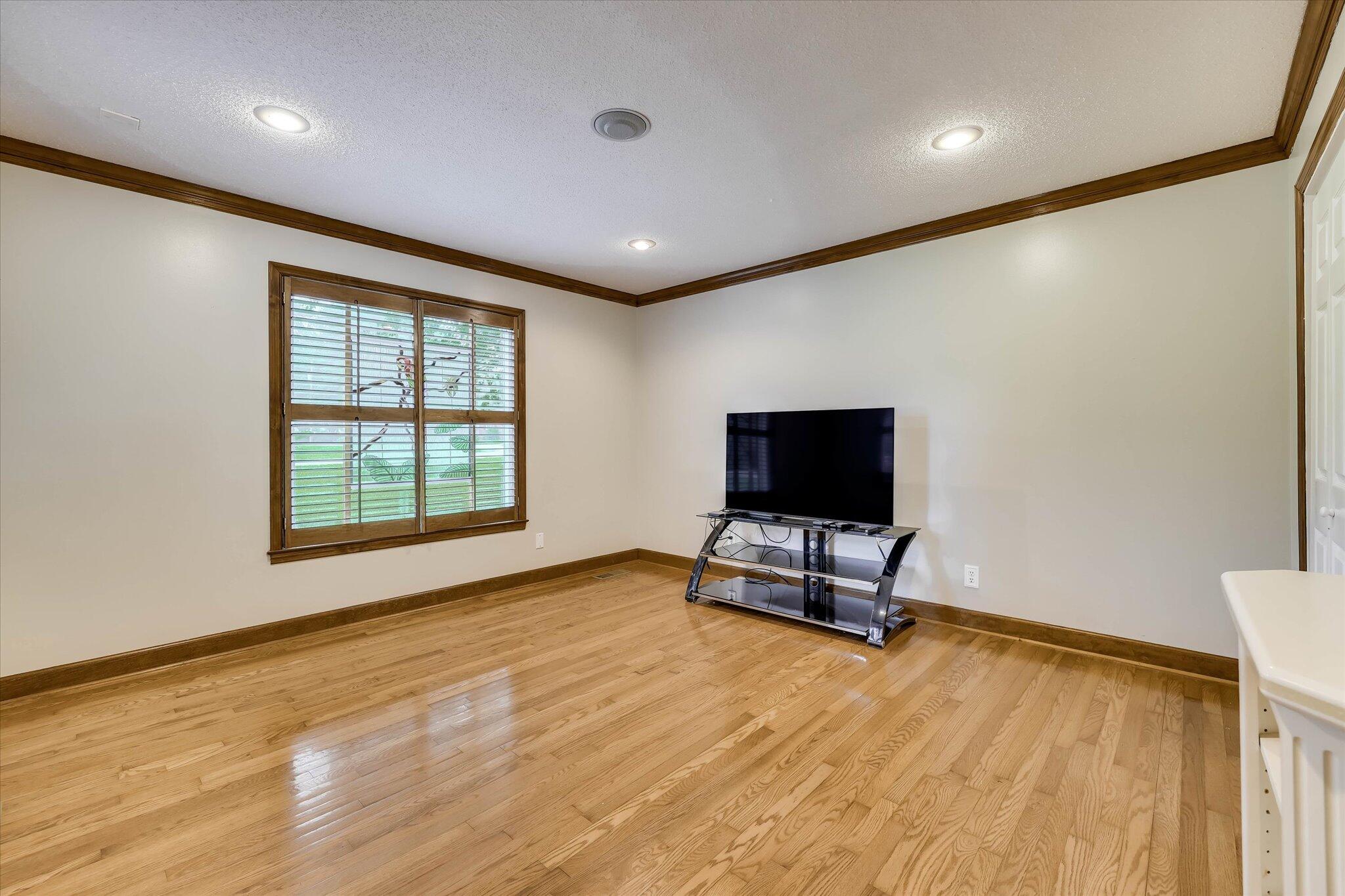 213 Oak Lane