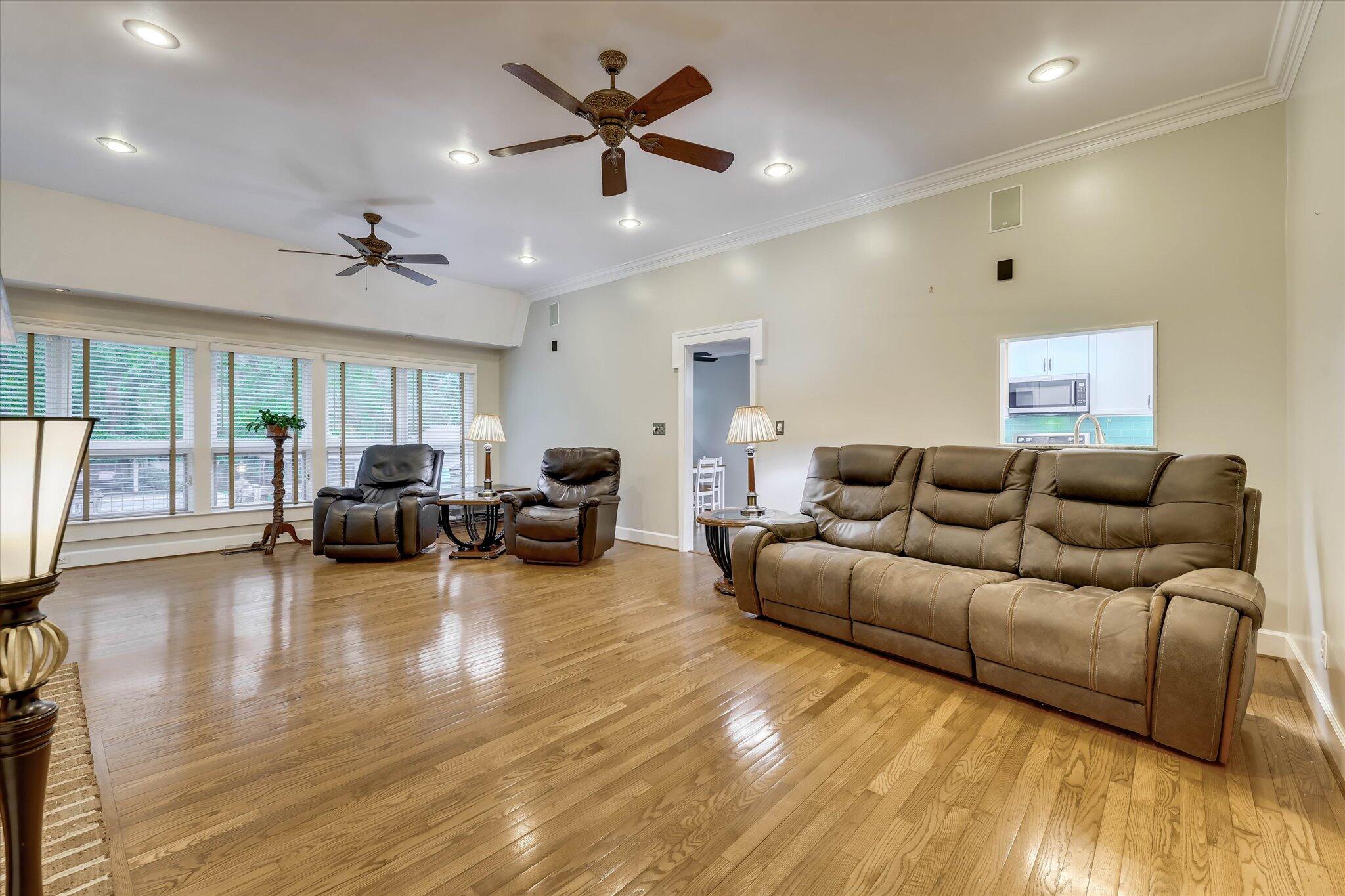 213 Oak Lane