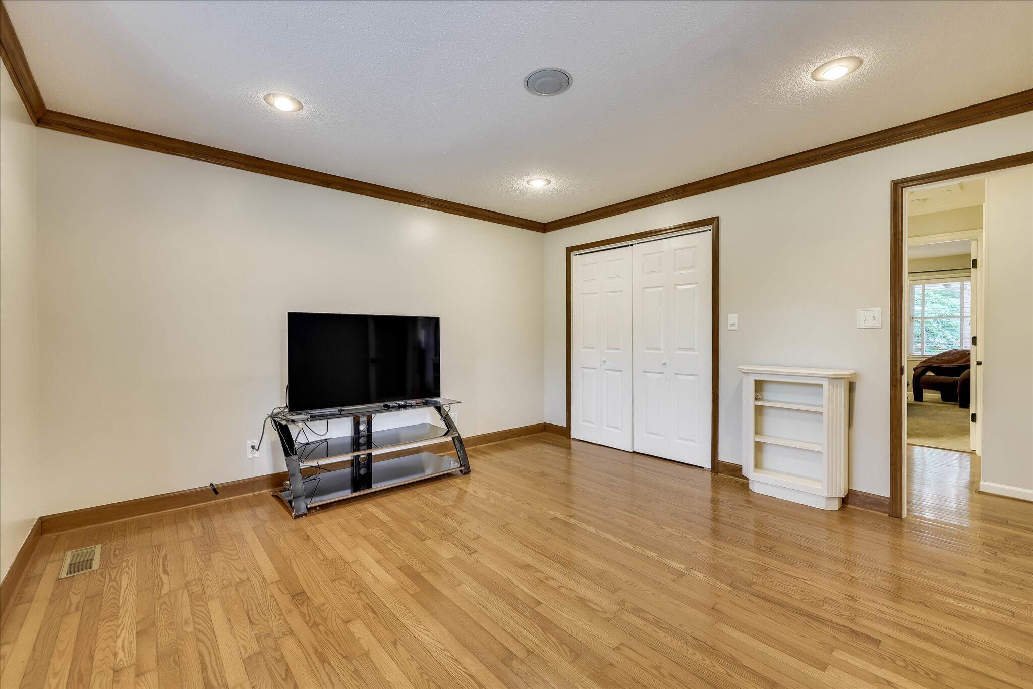 213 Oak Lane