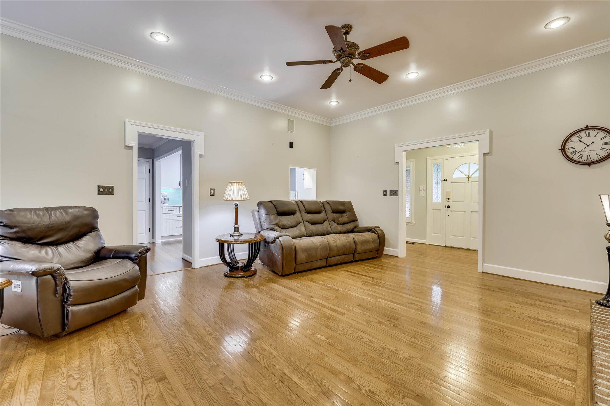 213 Oak Lane