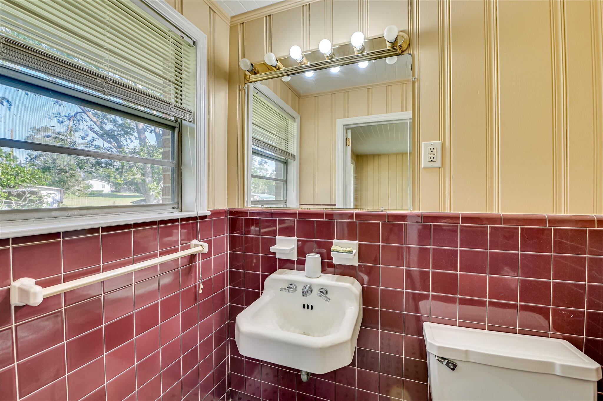 462 W Fourth Street