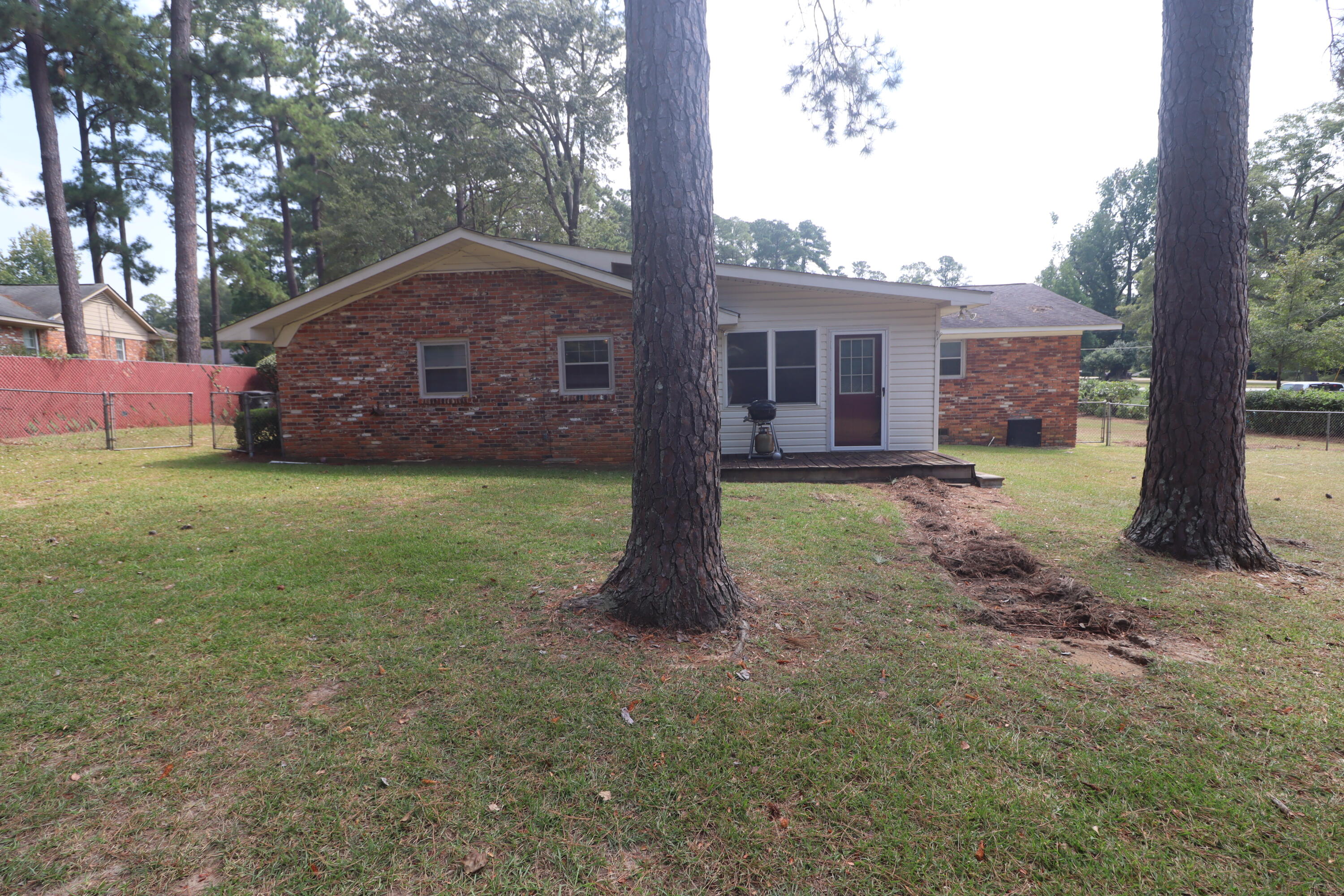 640 Cherokee Drive