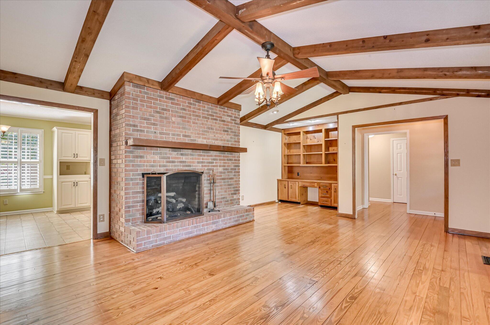 212 Oak Lane
