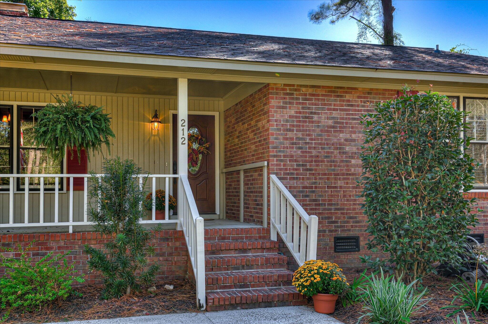 212 Oak Lane