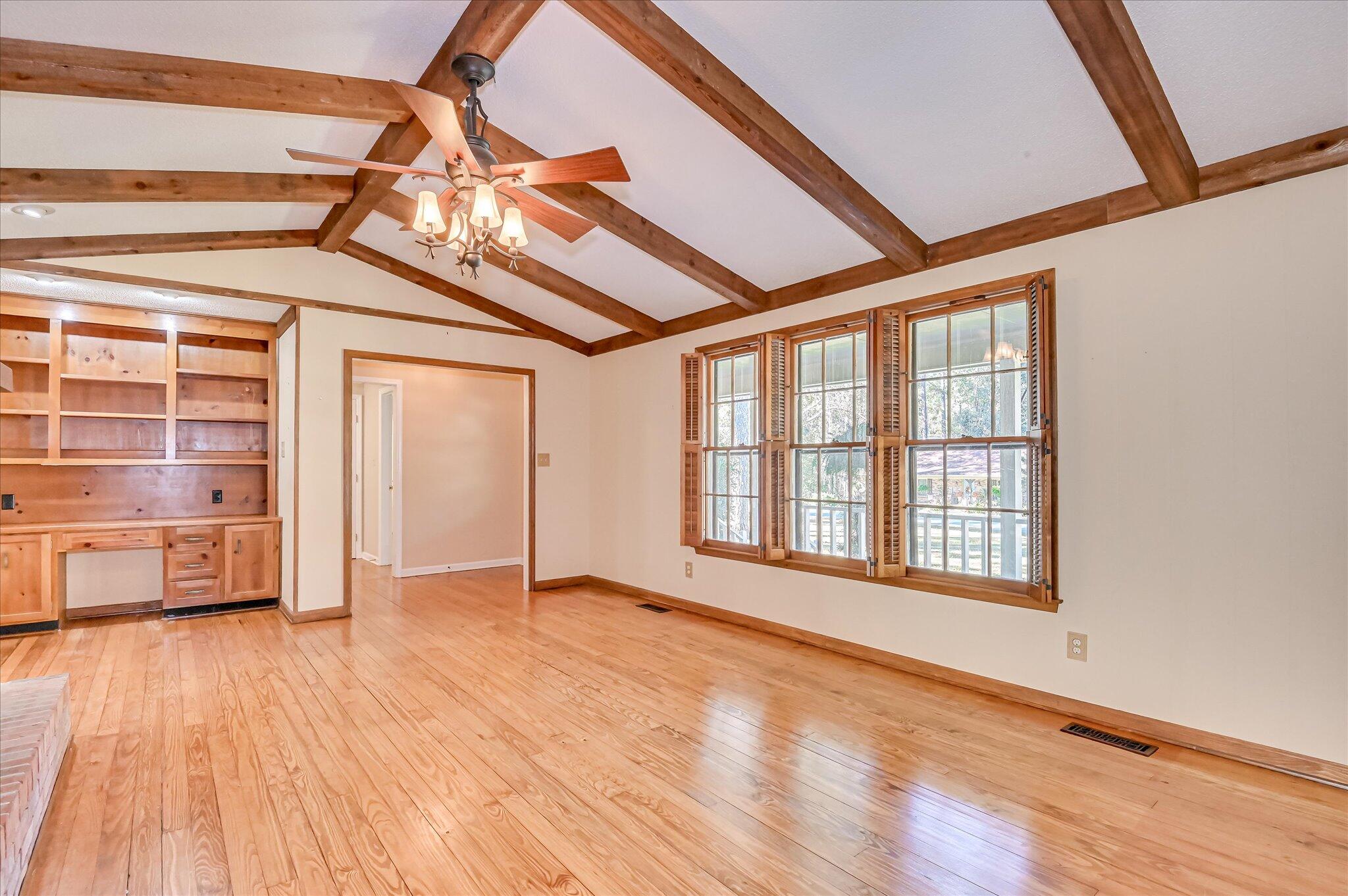 212 Oak Lane