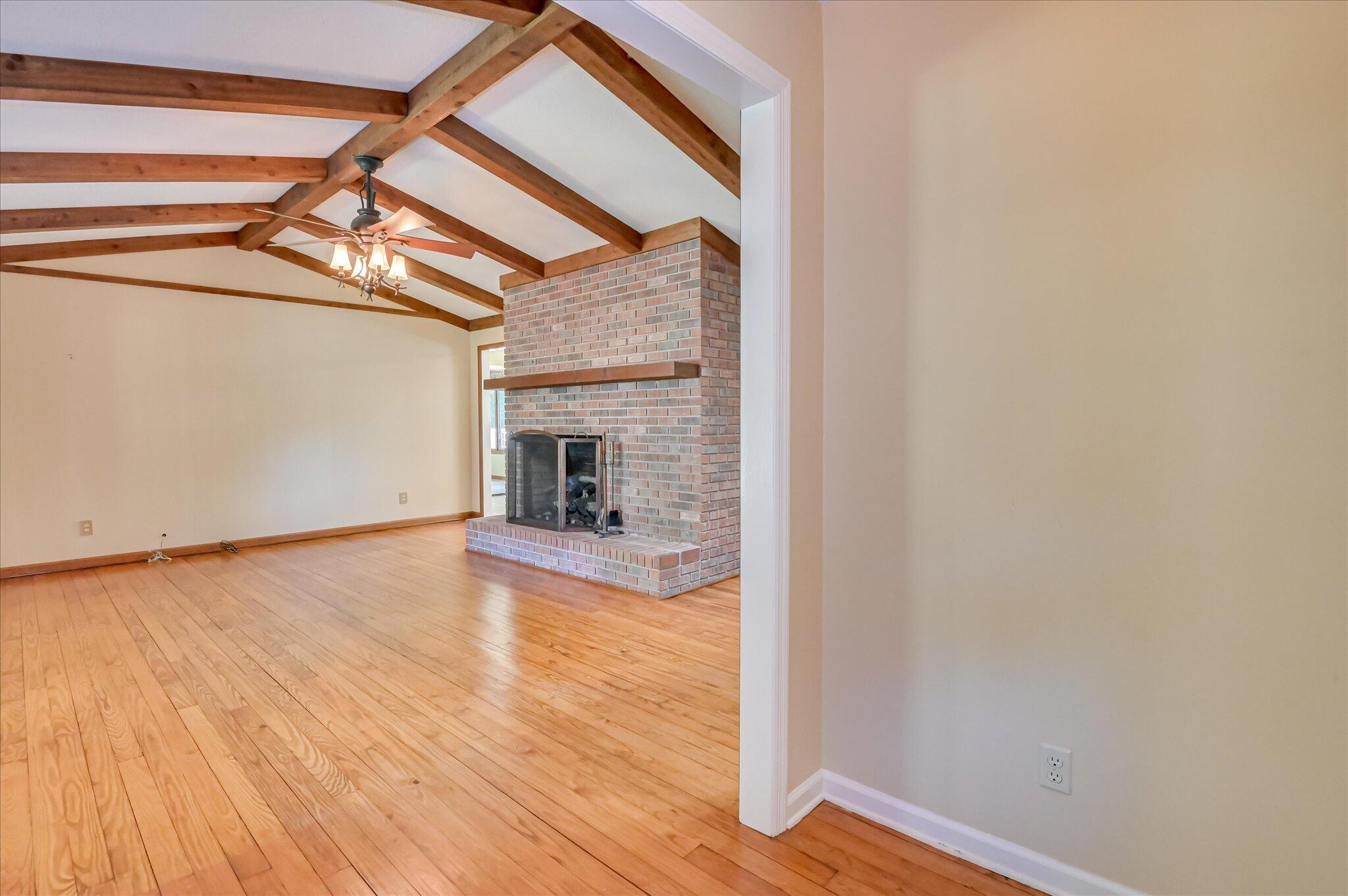 212 Oak Lane