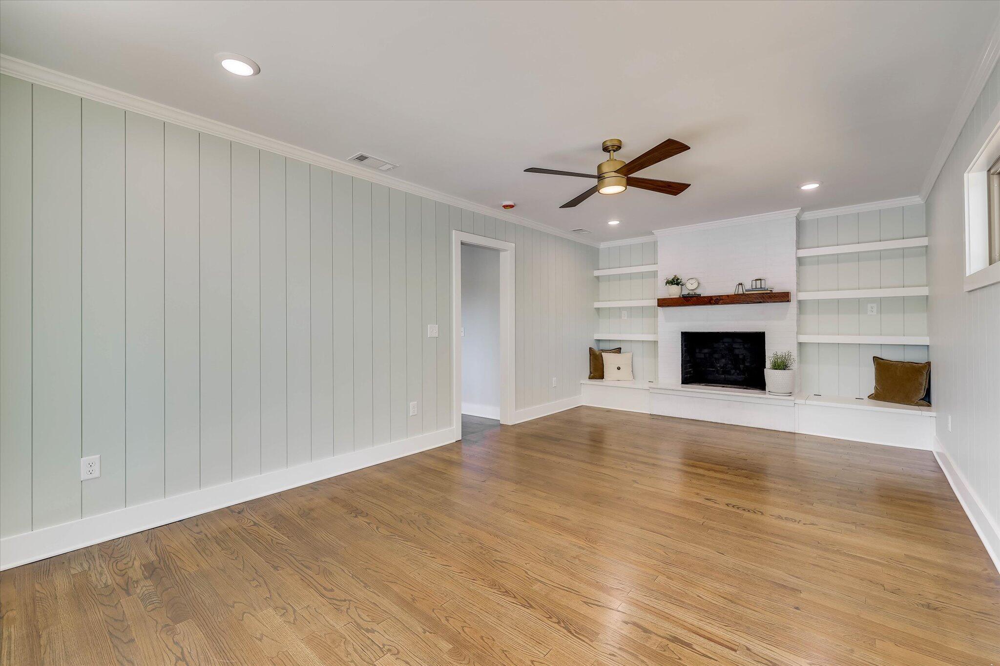118 Lake Bluff Drive