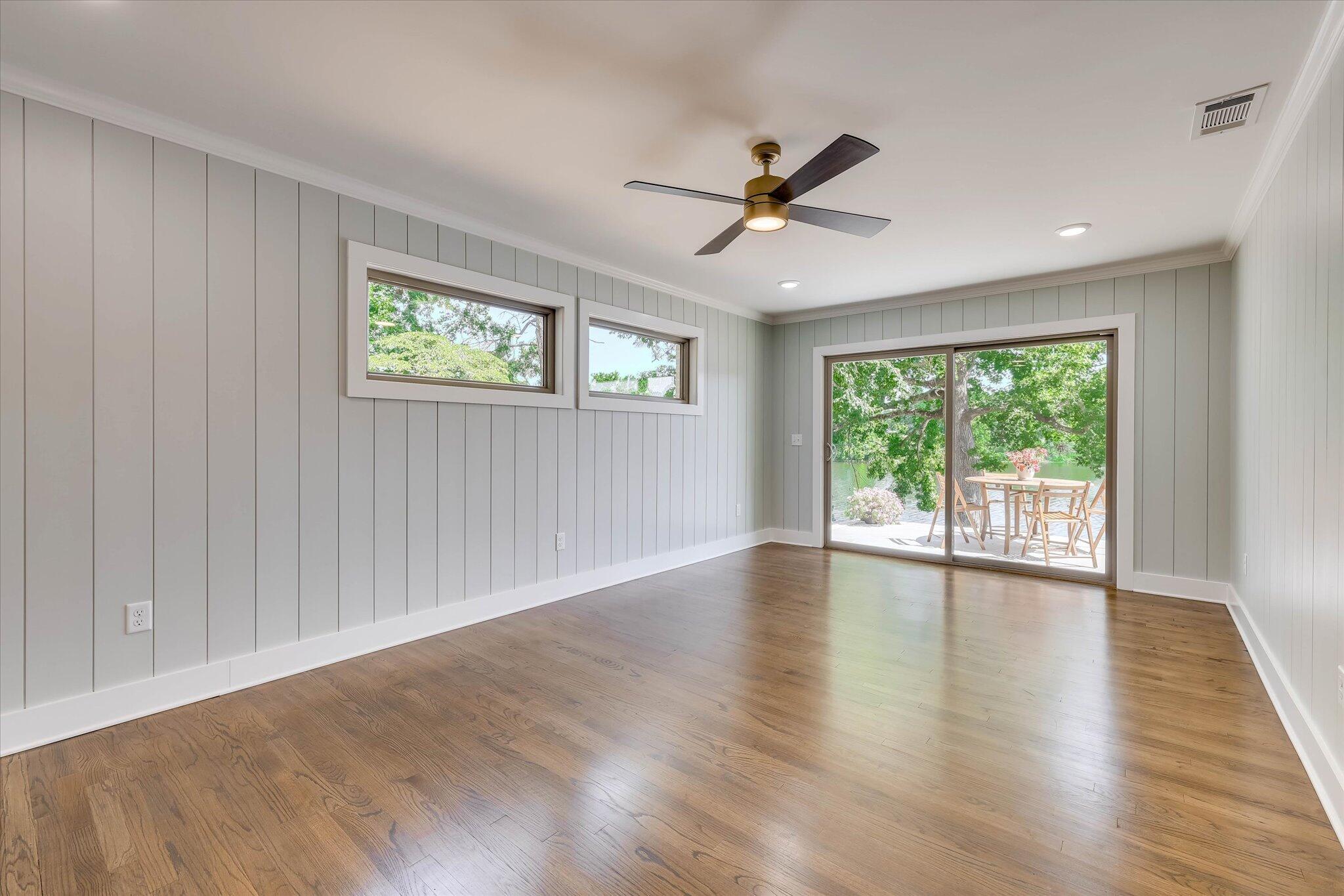 118 Lake Bluff Drive