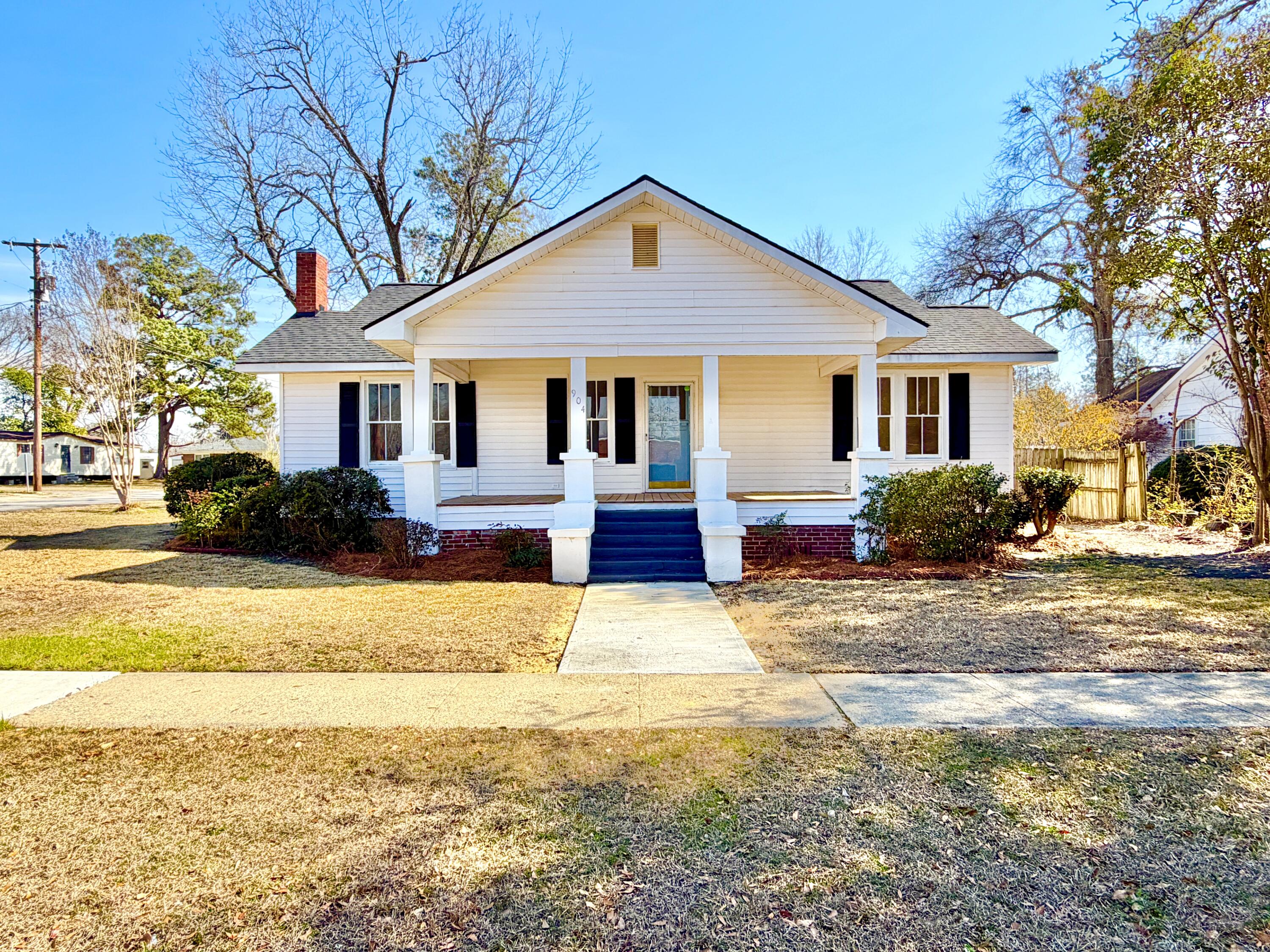 904 Girard Avenue