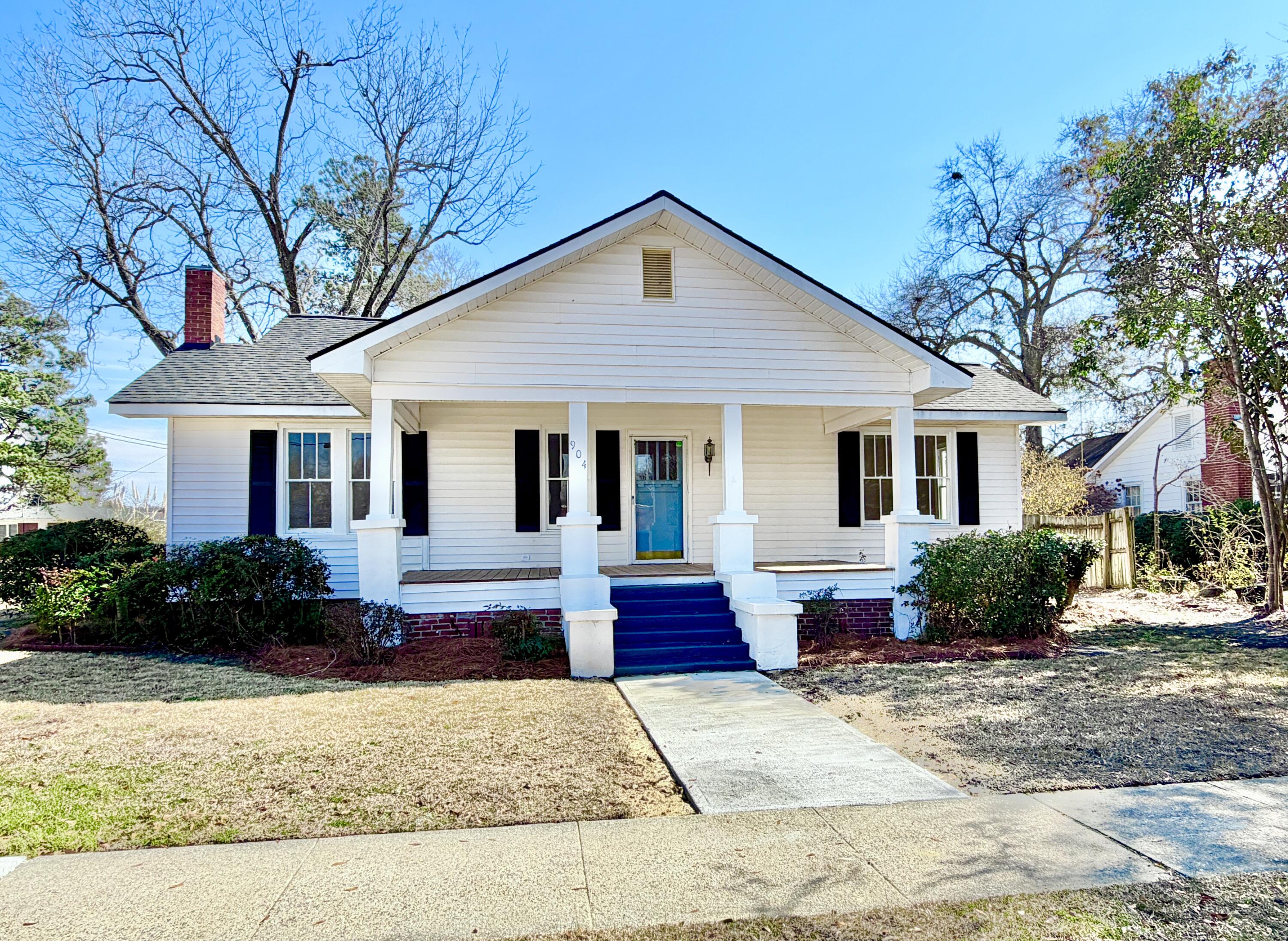 904 Girard Avenue