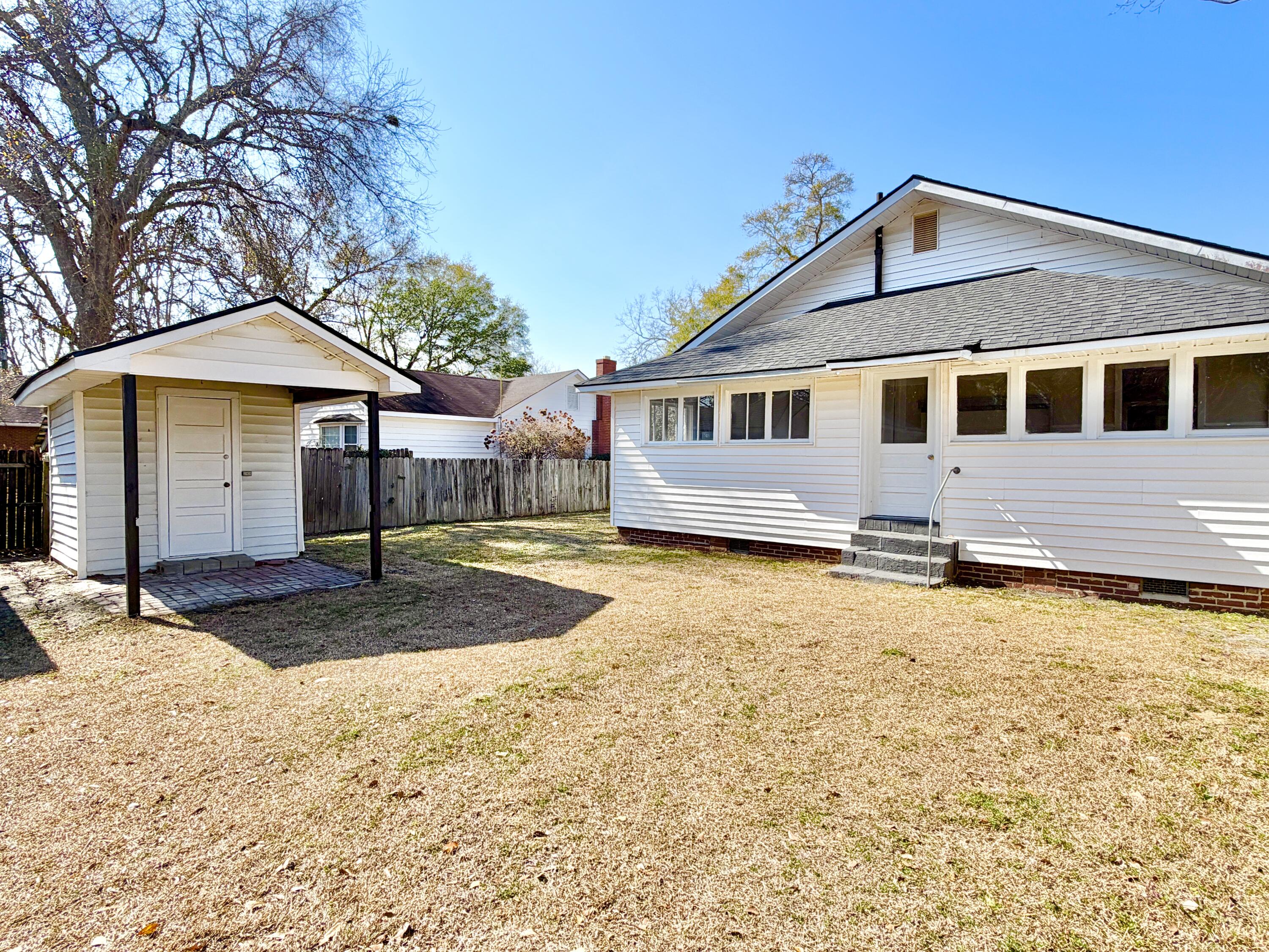 904 Girard Avenue