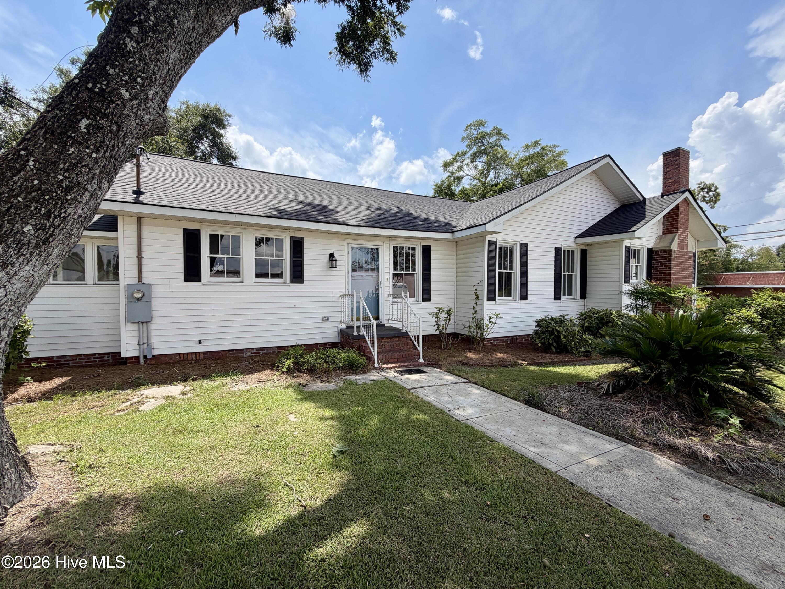 904 Girard Avenue