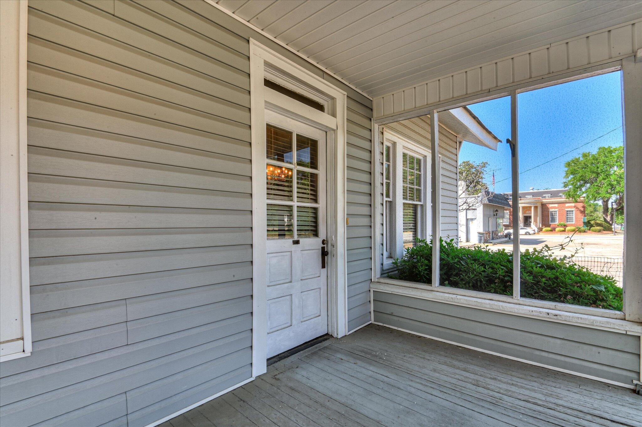 110 E 8th Street