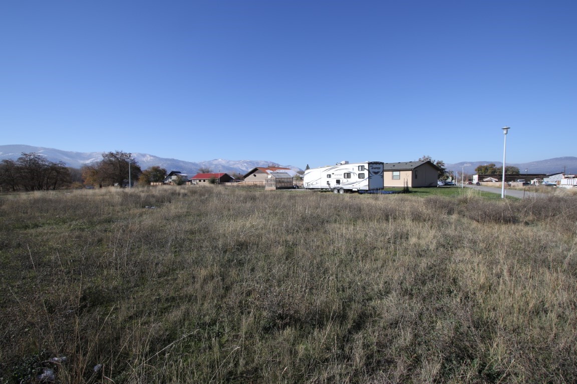 Tract 8 E Lynch Street