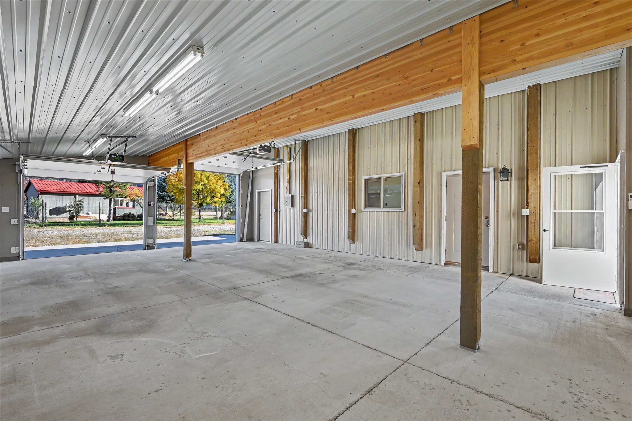 422 River Road E