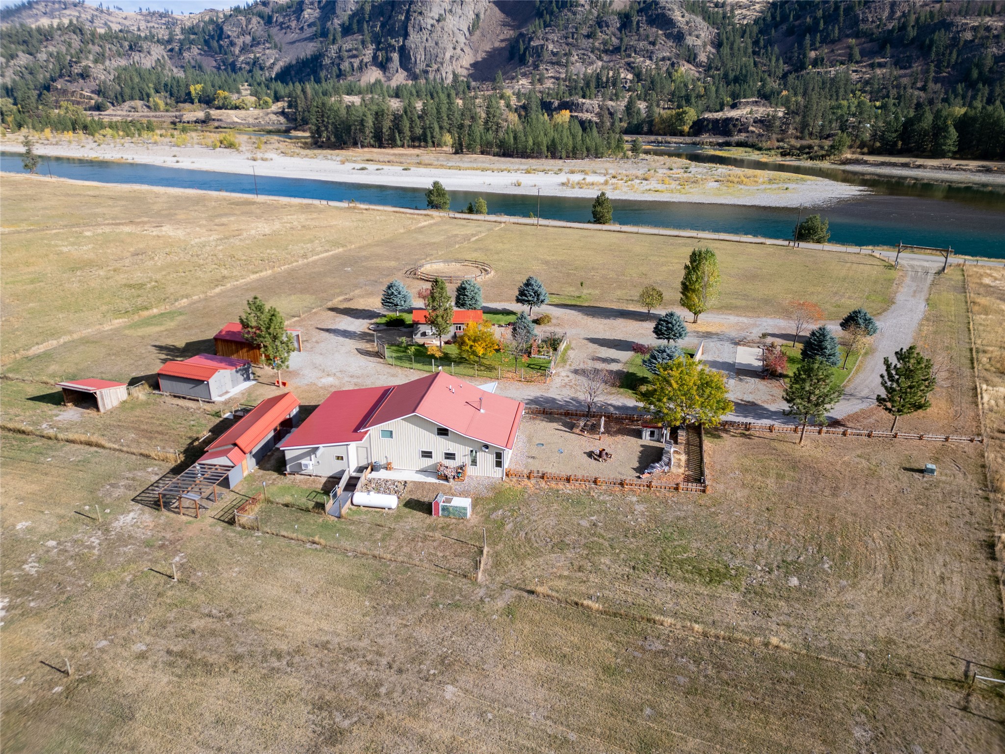 422 River Road E
