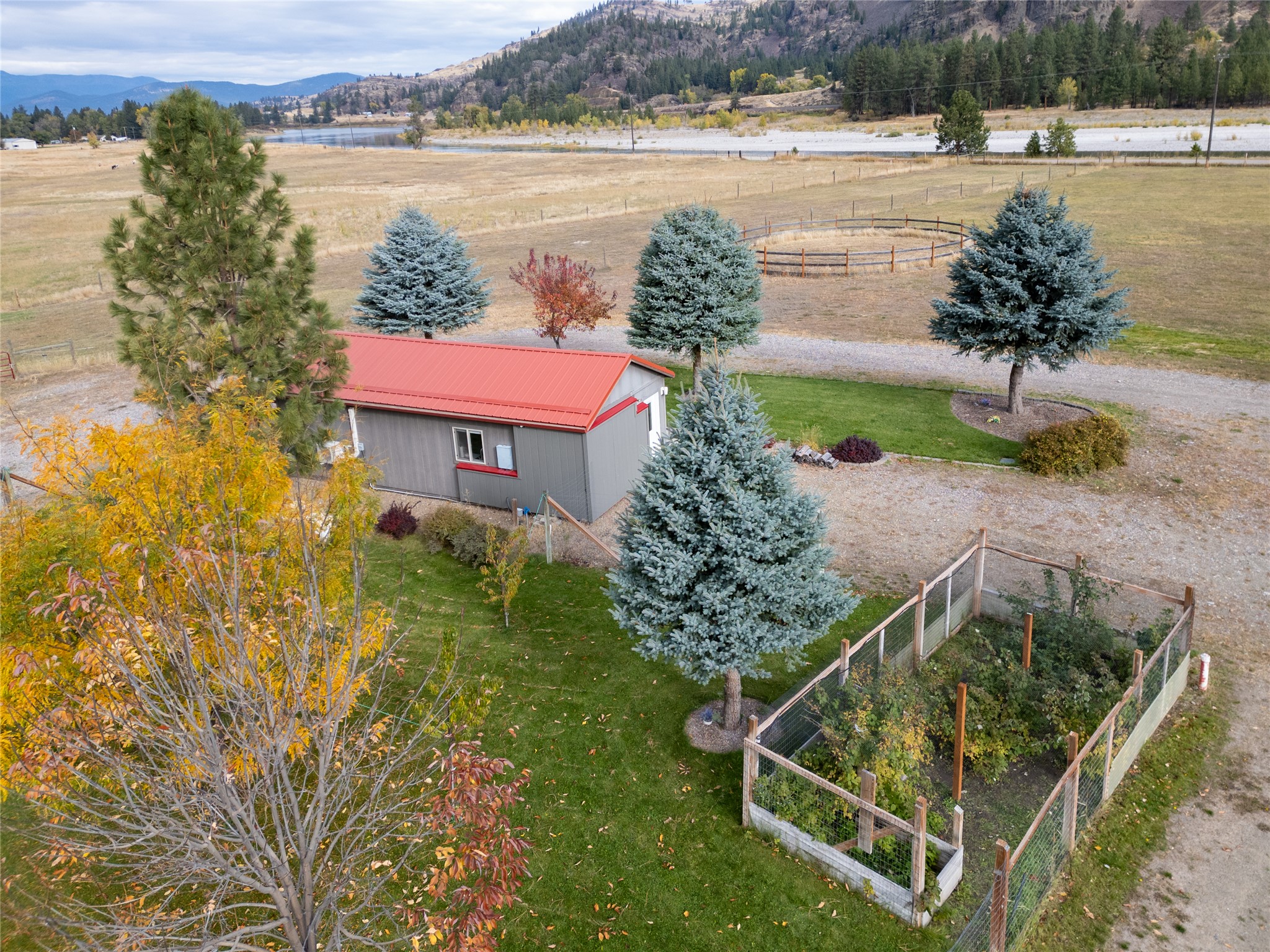 422 River Road E