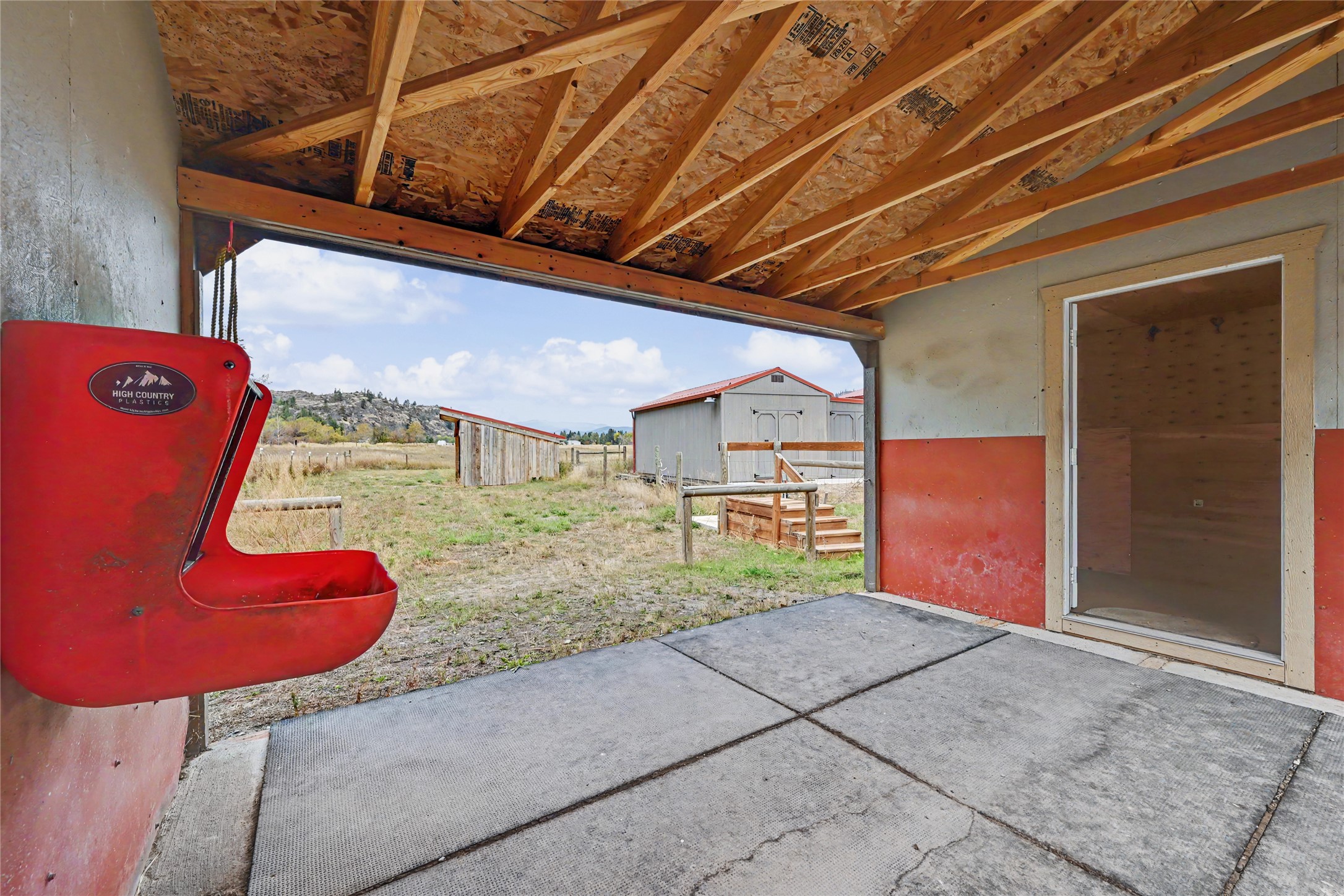 422 River Road E
