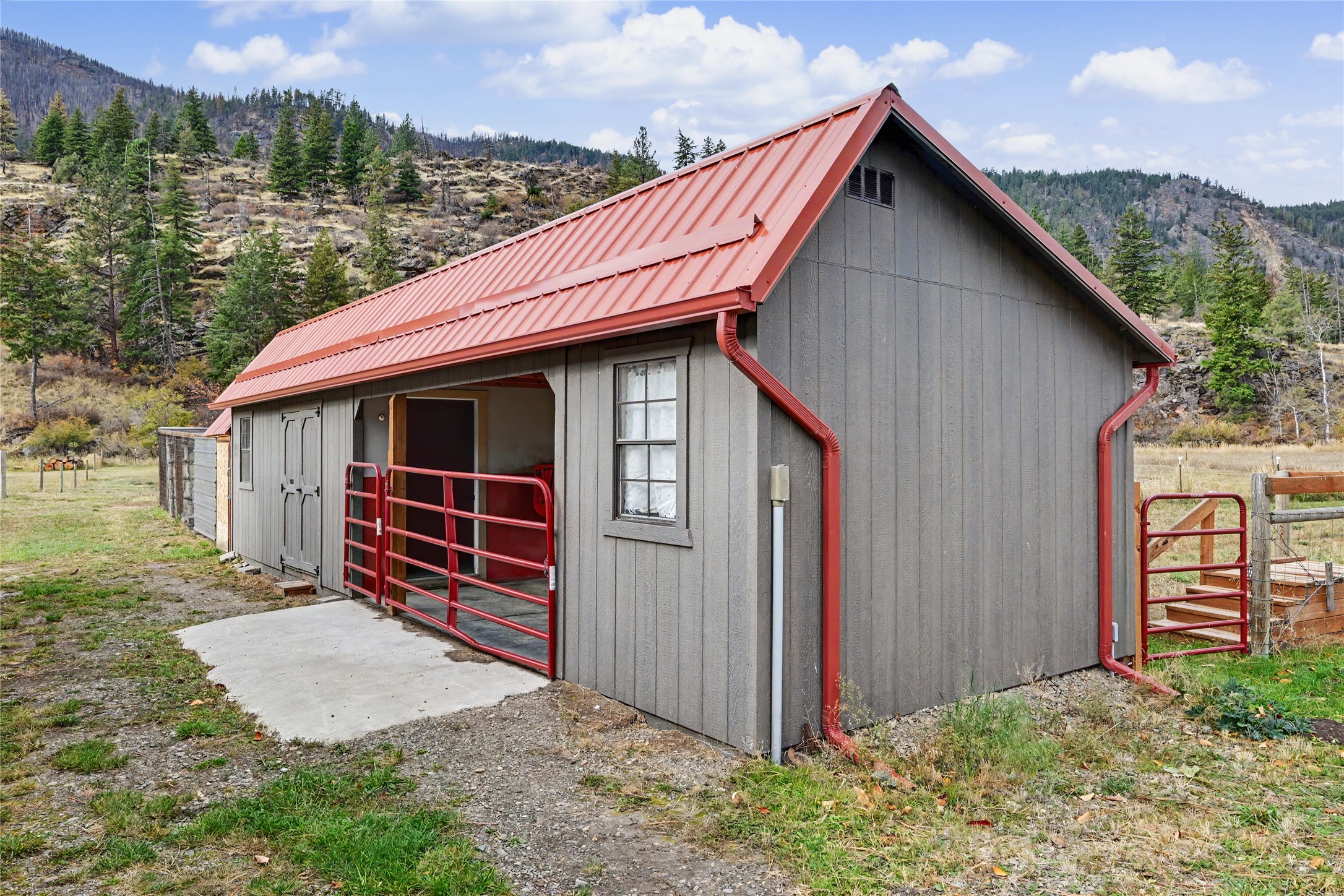 422 River Road E