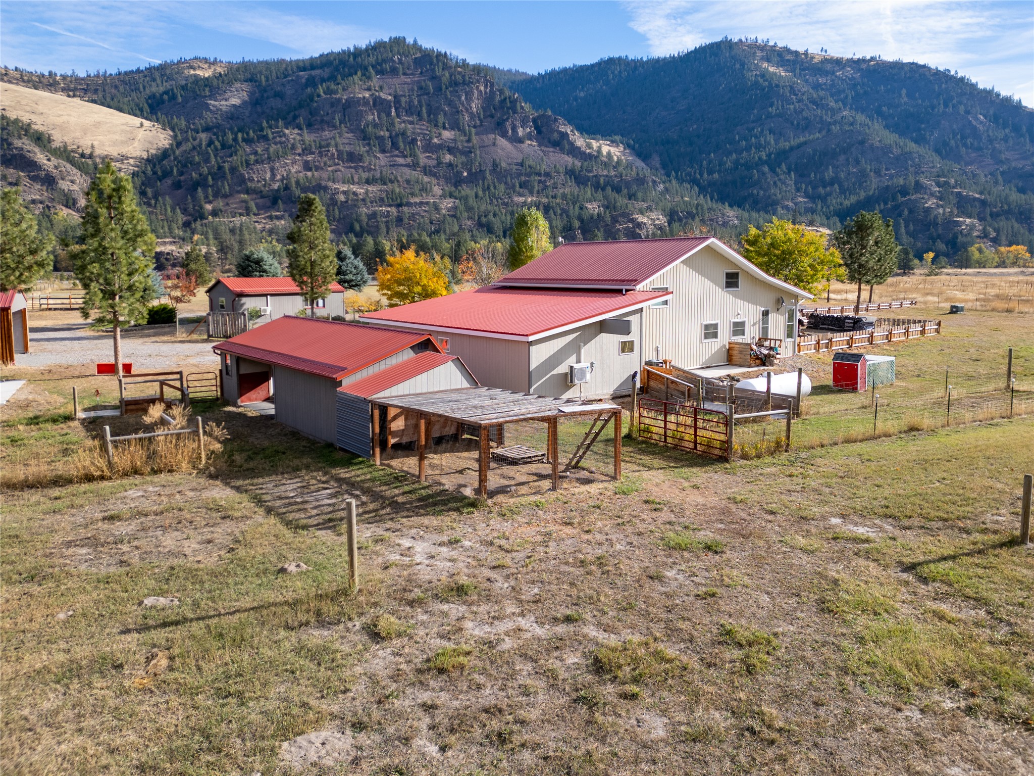 422 River Road E