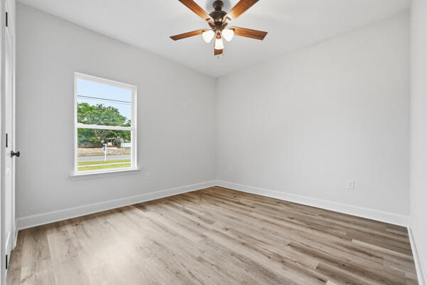11 NW Wright Parkway