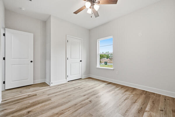11 NW Wright Parkway