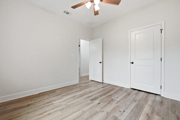 11 NW Wright Parkway