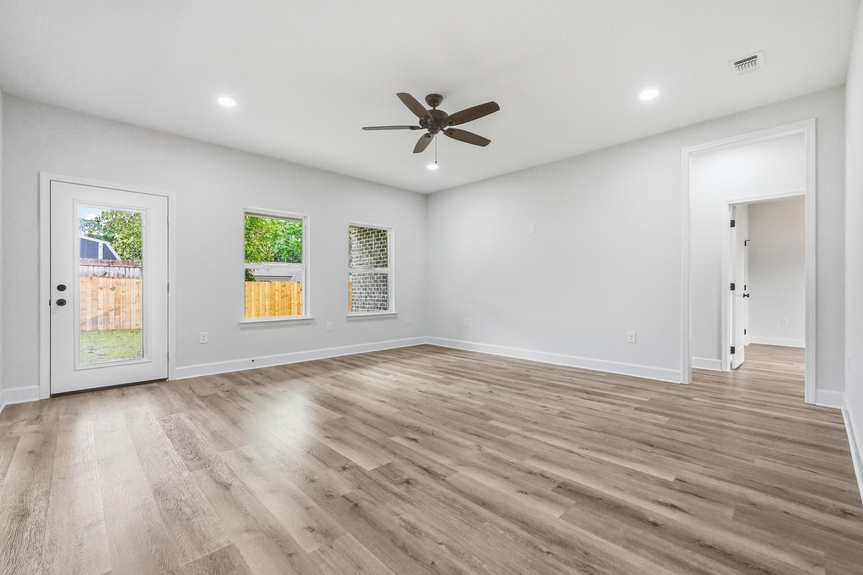 11 NW Wright Parkway