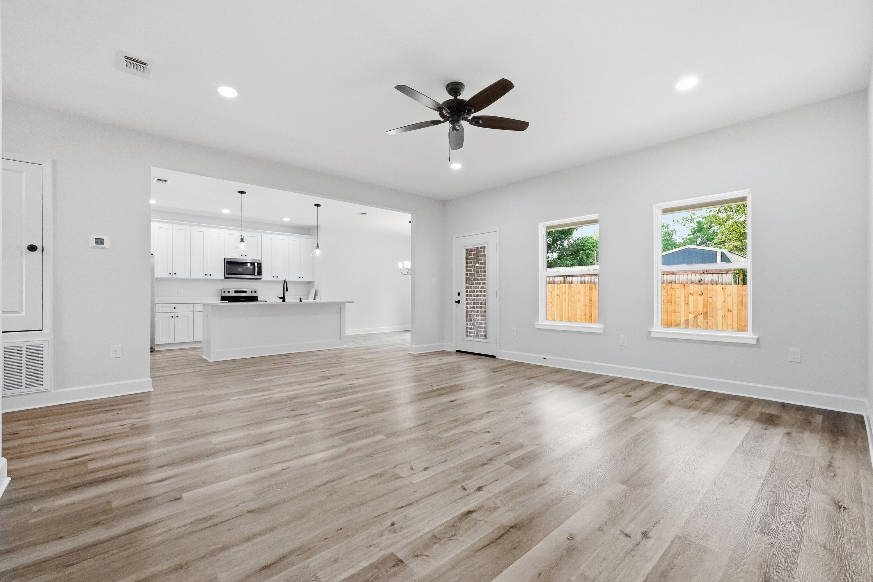 11 NW Wright Parkway