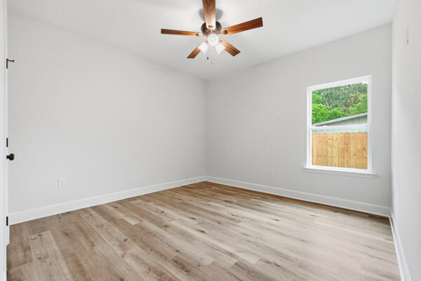 11 NW Wright Parkway