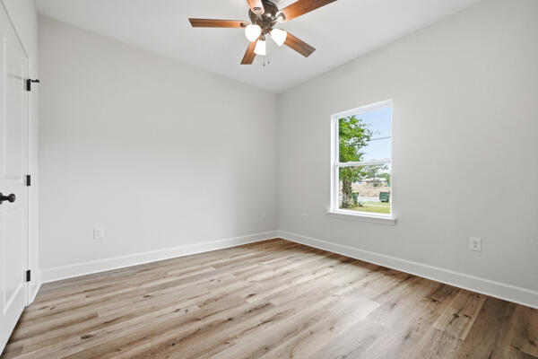 11 NW Wright Parkway